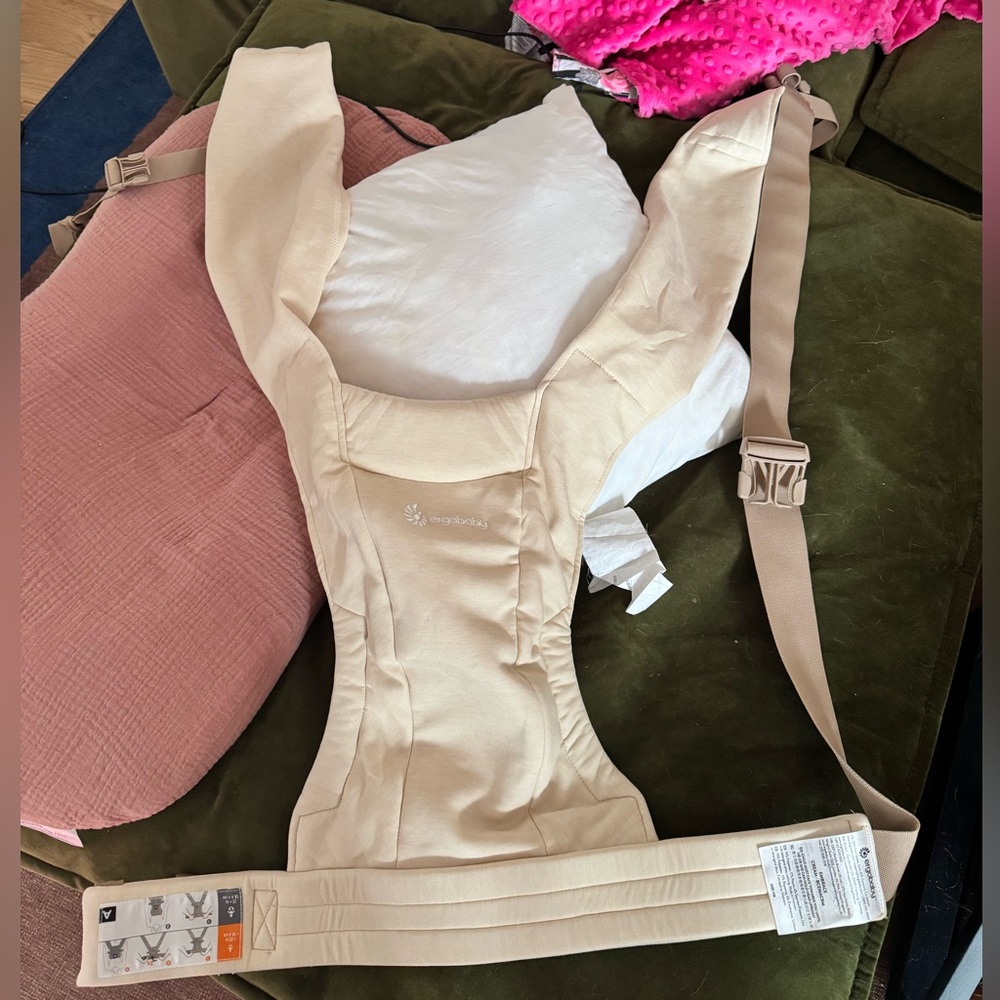Ergo baby Embrace Newborn Carrier NWOT